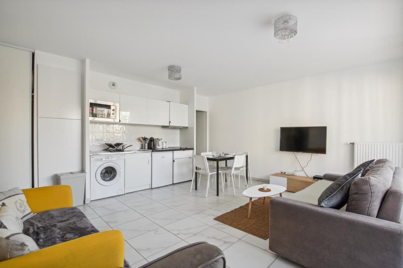 Апартаменты Chic Apart With Balcony Near Paris Ивры-Сур-Сеине Экстерьер фото